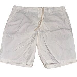 Uniqlo White Flat Front Shorts Relaxed Fit